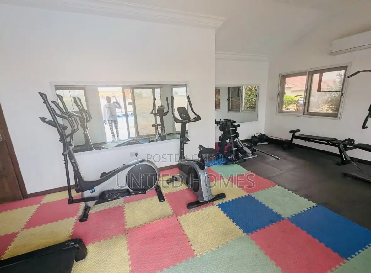 5bdrm House in East Legon for rent