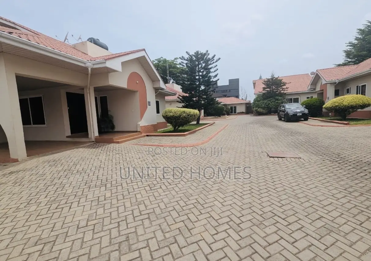 5bdrm House in East Legon for rent
