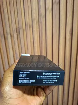 New Samsung Galaxy S22 Ultra 5G 128 GB Black