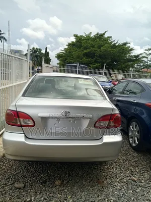 Toyota Corolla Base 4dr Sedan (1.8L 4cyl 5M) 2010 Silver