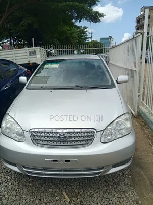 Toyota Corolla Base 4dr Sedan (1.8L 4cyl 5M) 2010 Silver