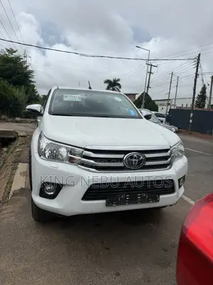 Toyota Hilux Rugged X 4x4 2019 White