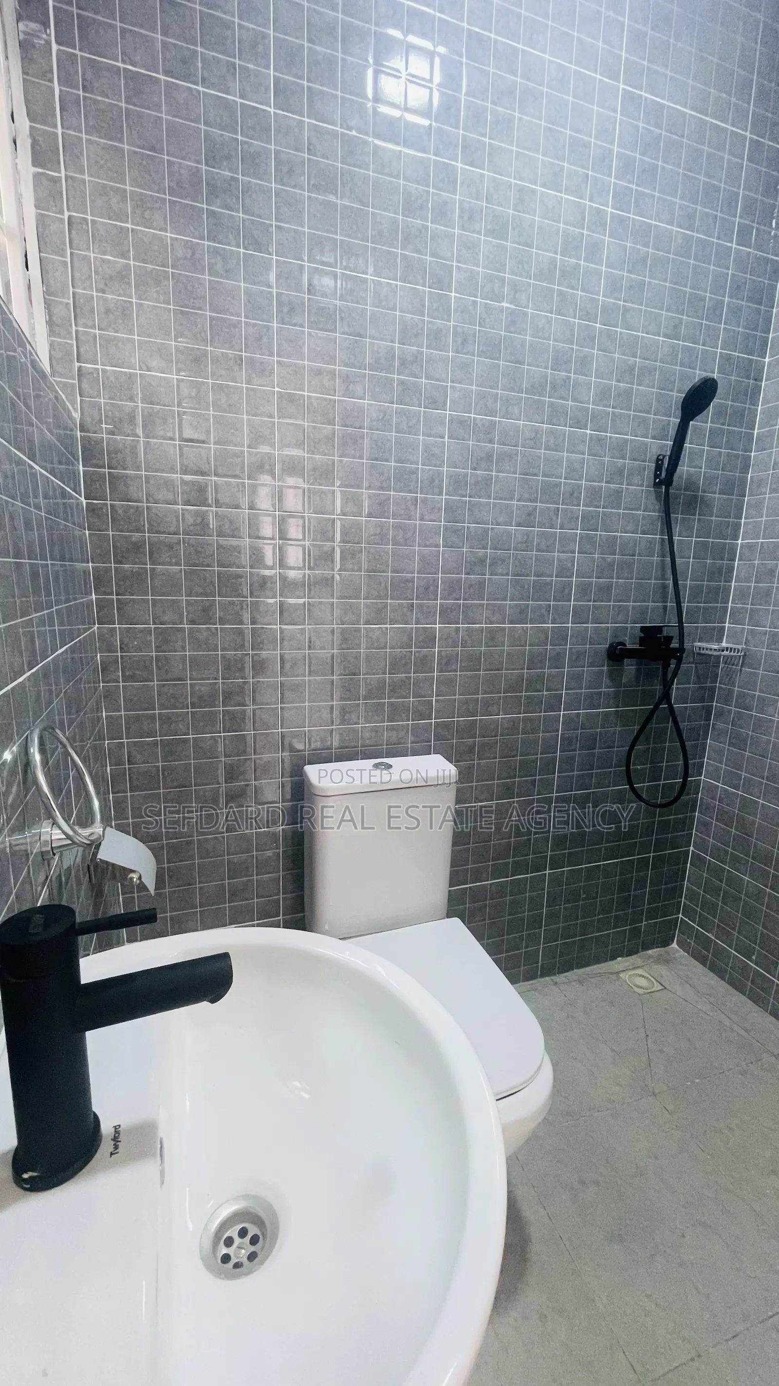 3bdrm House in Sefdard Properties, Amasaman for sale