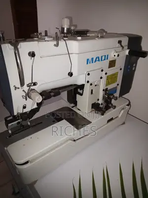 Industrial Straight Button Holing Michine