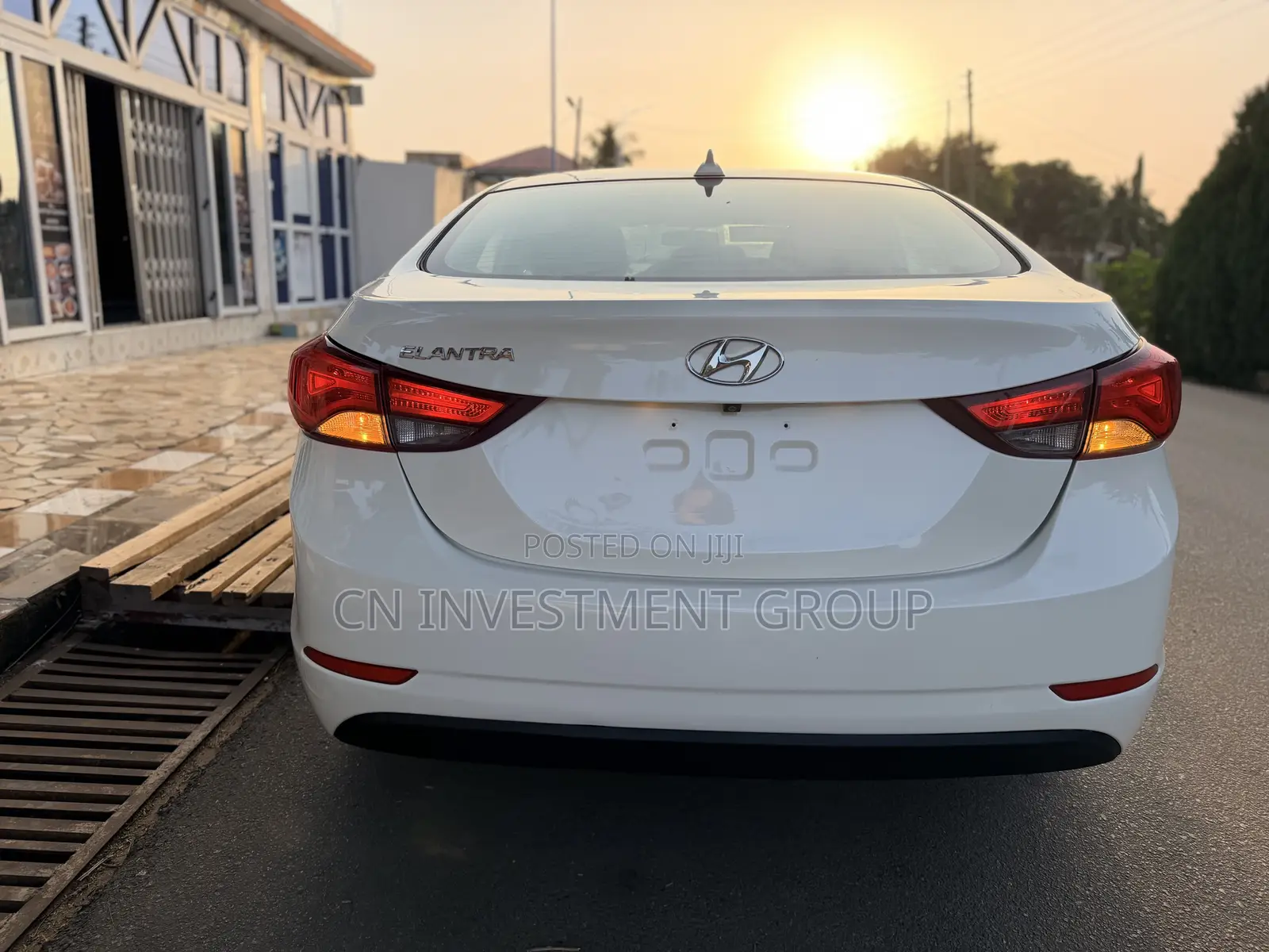 Hyundai Elantra Value Edition Sedan FWD (1.8L 4cyl 6A) 2016 White