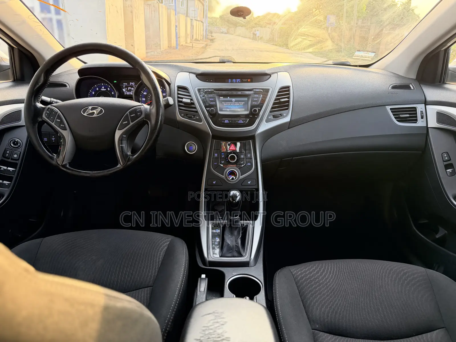 Hyundai Elantra Value Edition Sedan FWD (1.8L 4cyl 6A) 2016 White