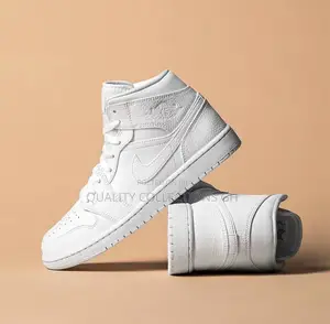 Air Jordan 1 Mid Triple White