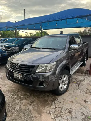 Toyota Hilux SR5 4x4 2015 Gray