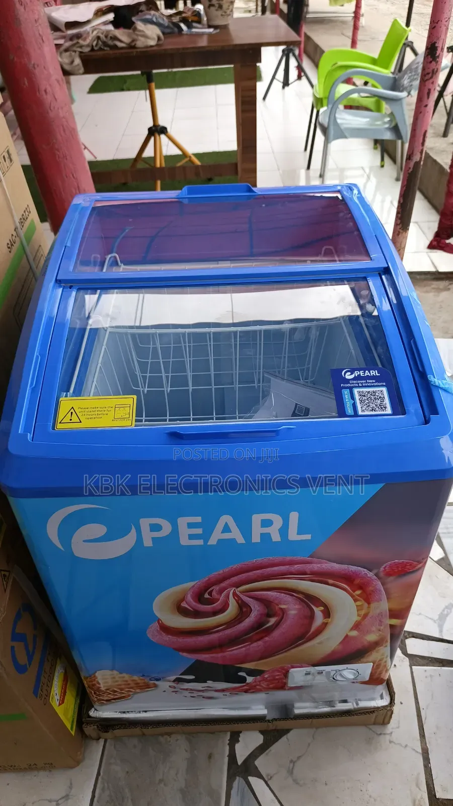 Pearl 132liter Showcase Display Freezer