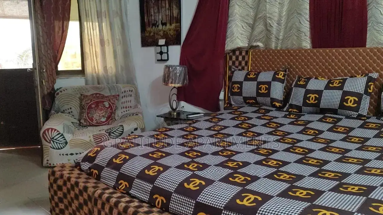 Gratitude:Presidential Suite-1brm+Sit-Out Lounge Ghc600 Per Day:2guest