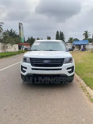Ford Explorer Base AWD 2019 White