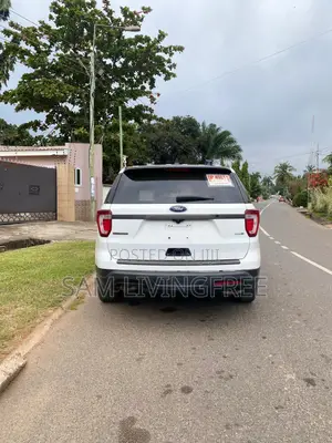 Ford Explorer Base AWD 2019 White