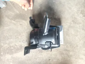 Toyota Corolla 2016 Right Engine Seat Mount