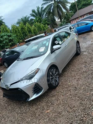 Toyota Corolla XSE 4dr Sedan (1.8L 4cyl CVT) 2017 Silver