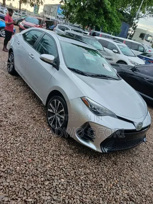 Toyota Corolla XSE 4dr Sedan (1.8L 4cyl CVT) 2017 Silver