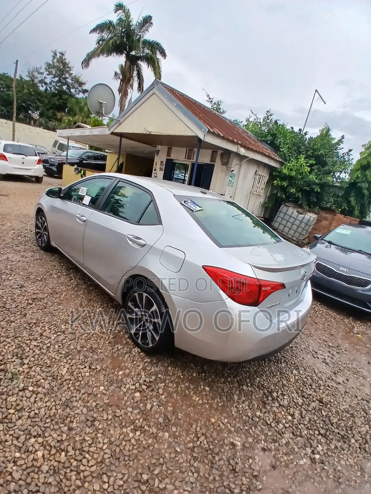 Toyota Corolla XSE 4dr Sedan (1.8L 4cyl CVT) 2017 Silver