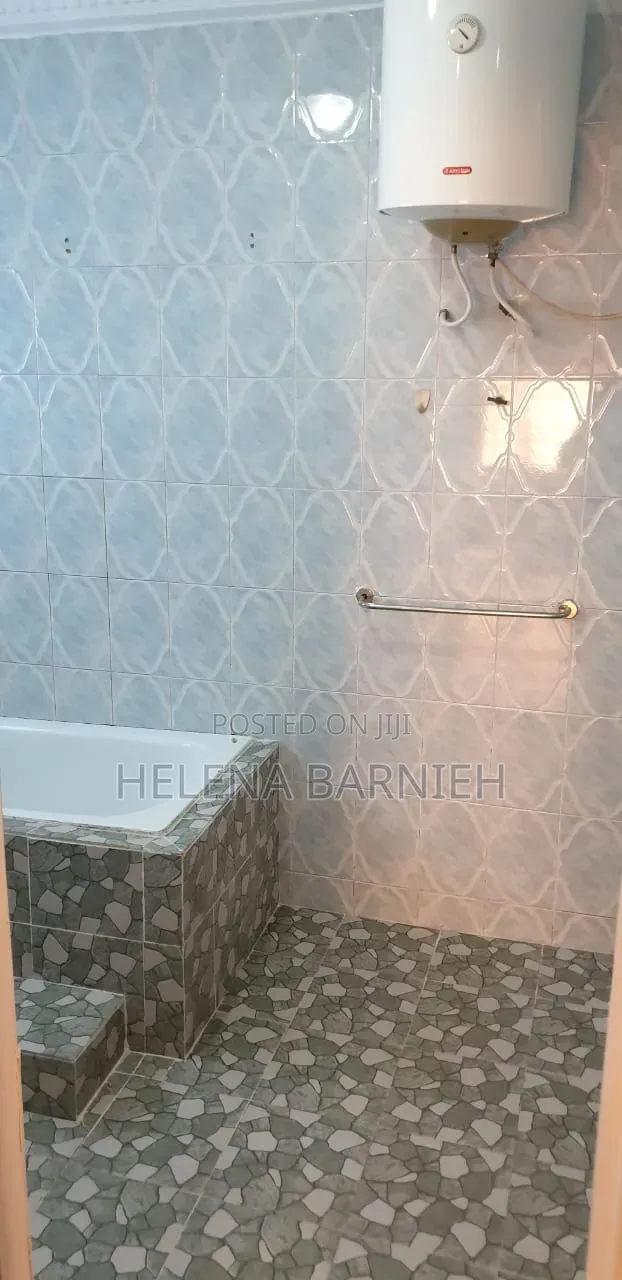 4bdrm House in Helena Estate, The Mall for rent