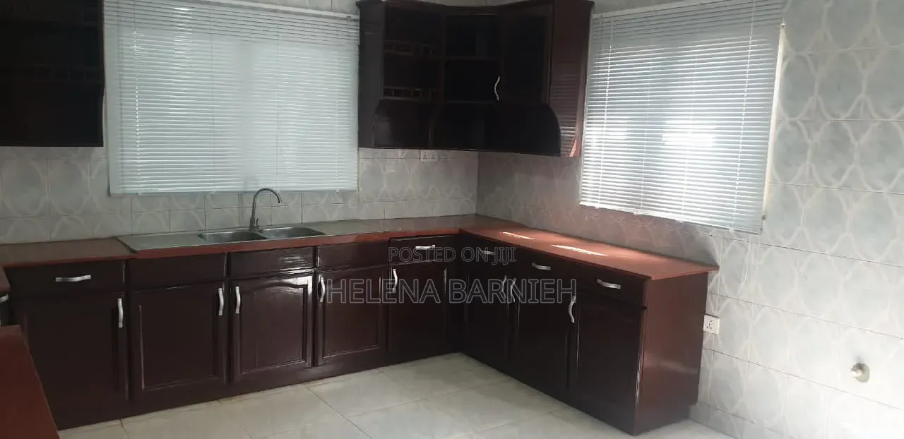 4bdrm House in Helena Estate, The Mall for rent