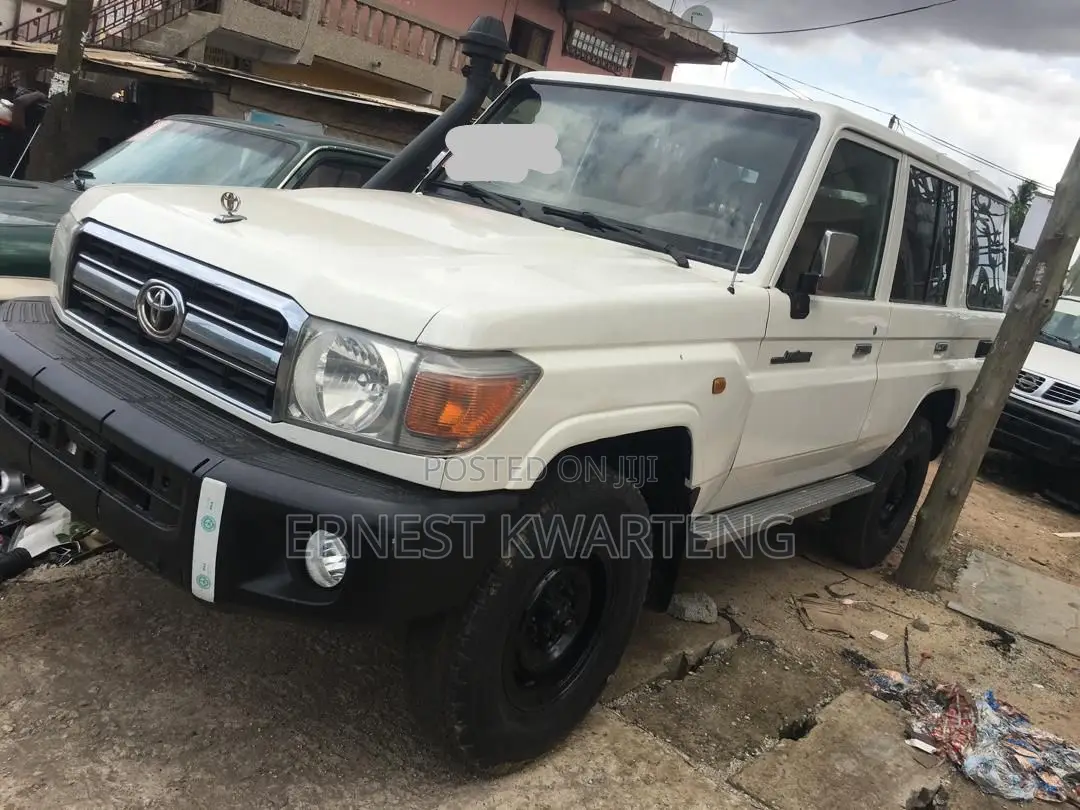 Toyota Land Cruiser 2015 White
