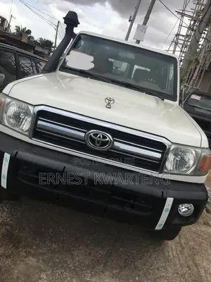 Toyota Land Cruiser 2015 White