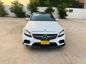 Mercedes-Benz C300 2019 White
