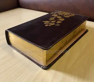 Tyndale Thrive NLT Devotional Study Bible for Women