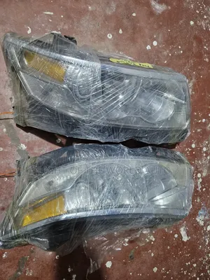 Lincoln MKZ 07 Headlight Available