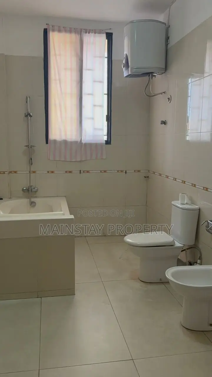 6bdrm House in Mainstay Estates, Airport Residential Area for sale
