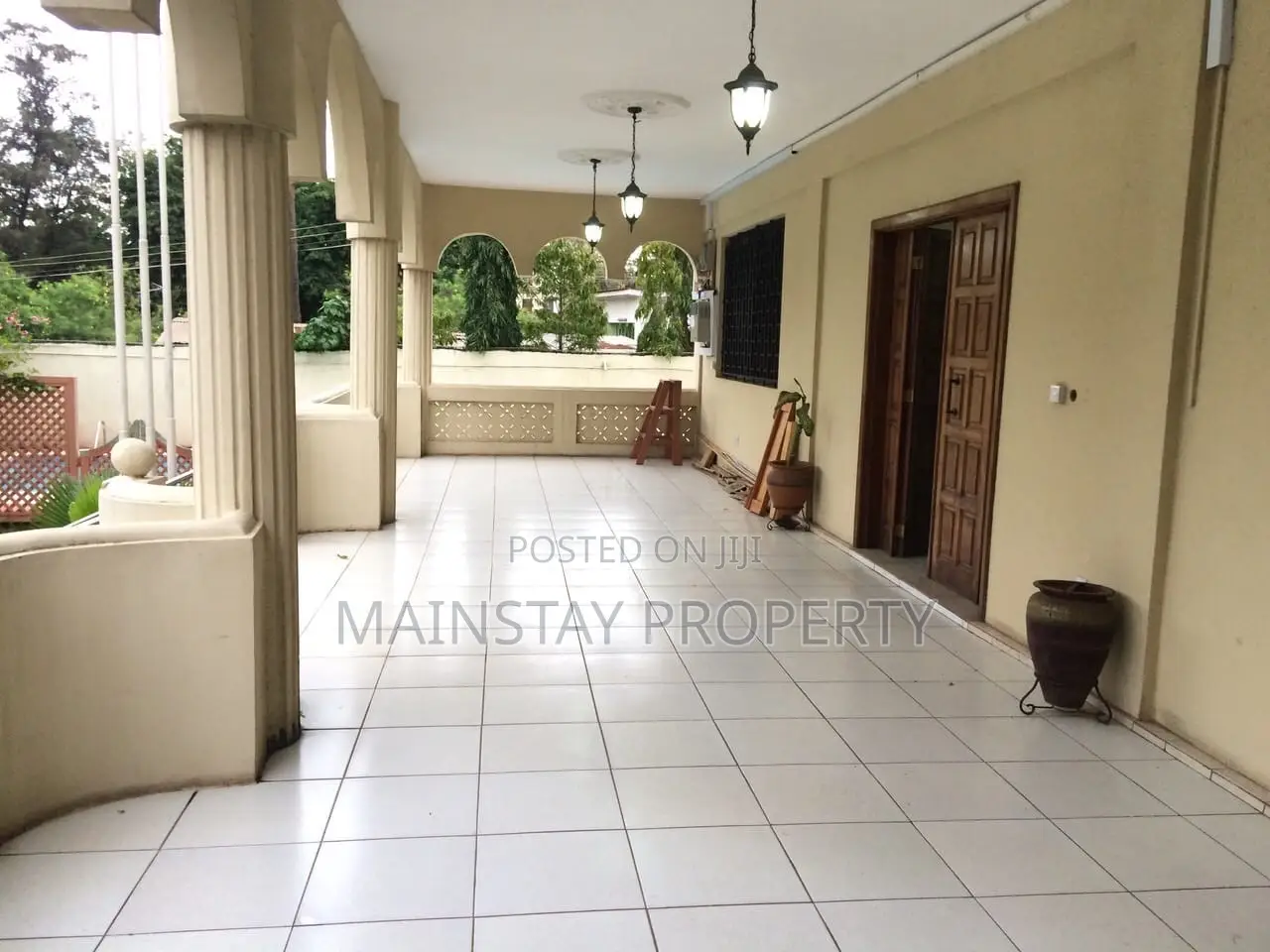 6bdrm House in Mainstay Estates, Airport Residential Area for sale