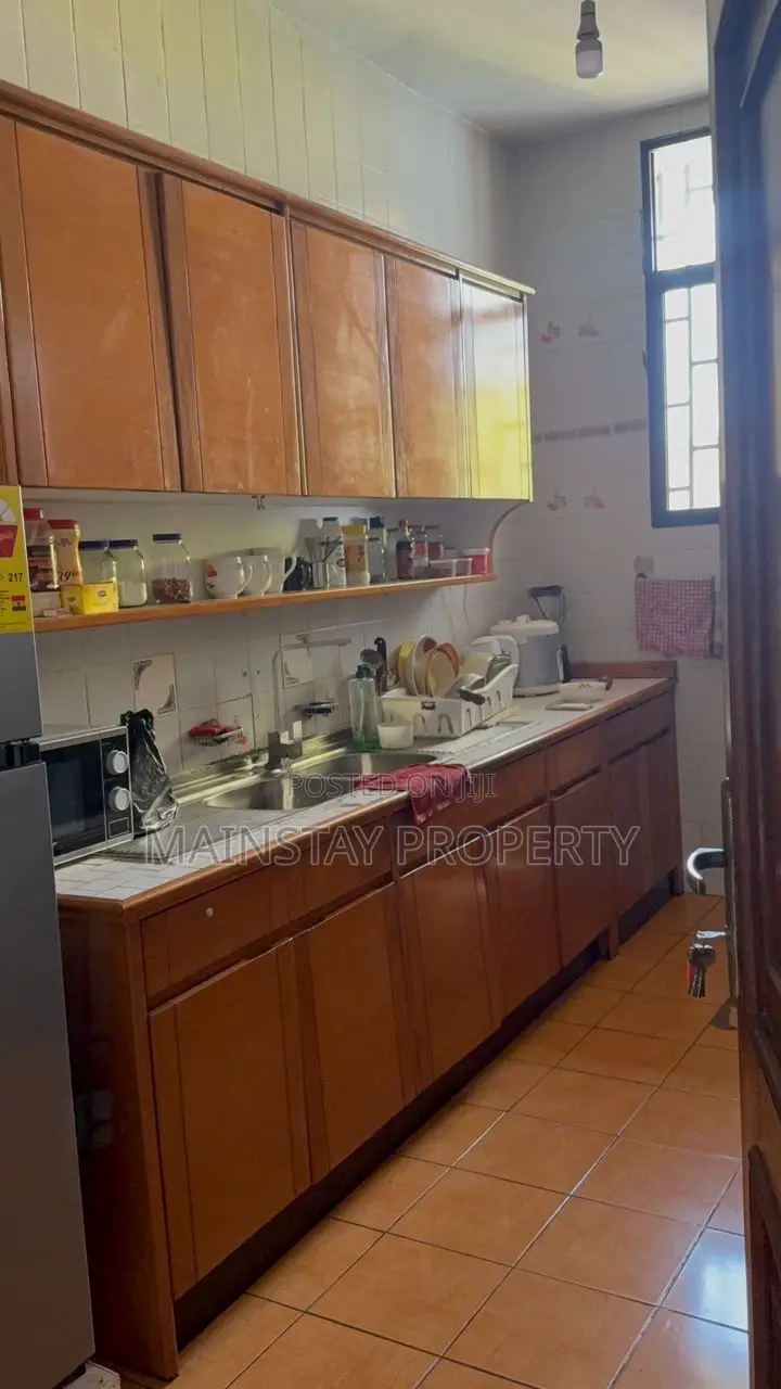 6bdrm House in Mainstay Estates, Airport Residential Area for sale