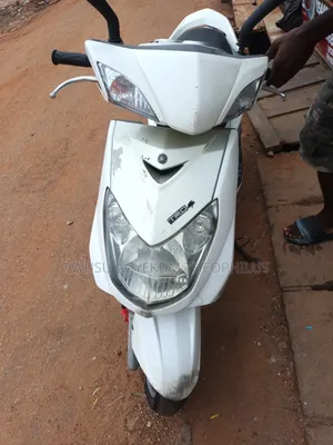 Yamaha Crux 2019 White