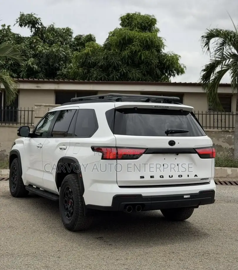 Toyota Sequoia TRD PRO 4WD 2026 White