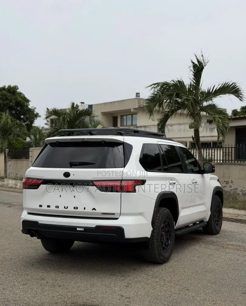 Toyota Sequoia TRD PRO 4WD 2026 White
