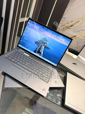 Laptop Lenovo ThinkPad X1 Yoga Gen 8 16GB Intel Core i7 SSD 512GB