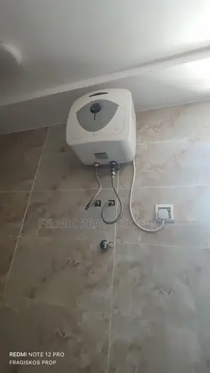 4bdrm House in Felmic Real Estate, Ofankor for rent