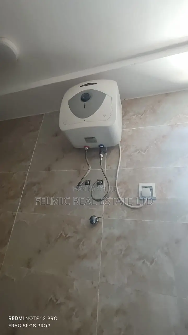 4bdrm House in Felmic Real Estate, Ofankor for rent