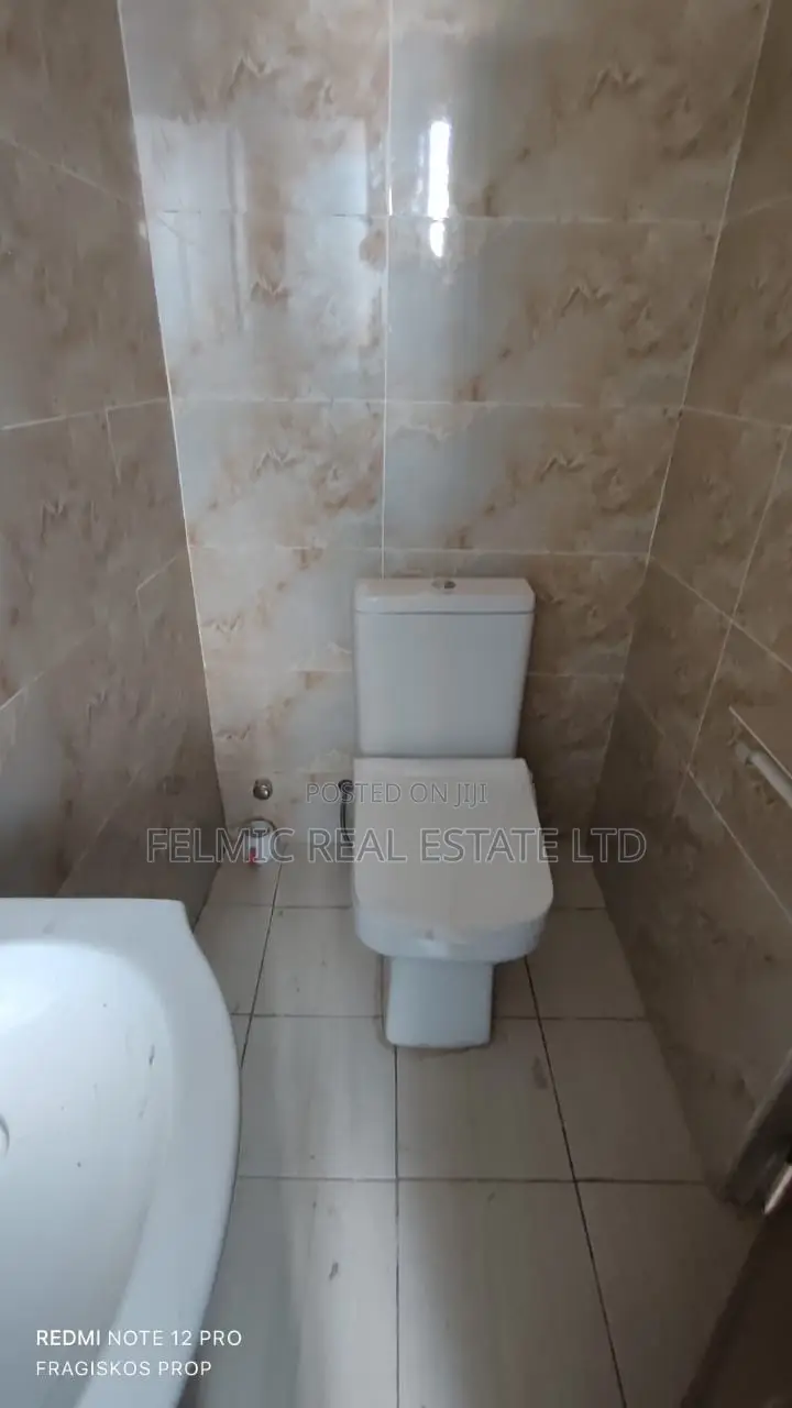 4bdrm House in Felmic Real Estate, Ofankor for rent