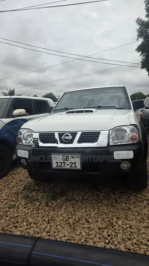Nissan Hardbody 2021 White