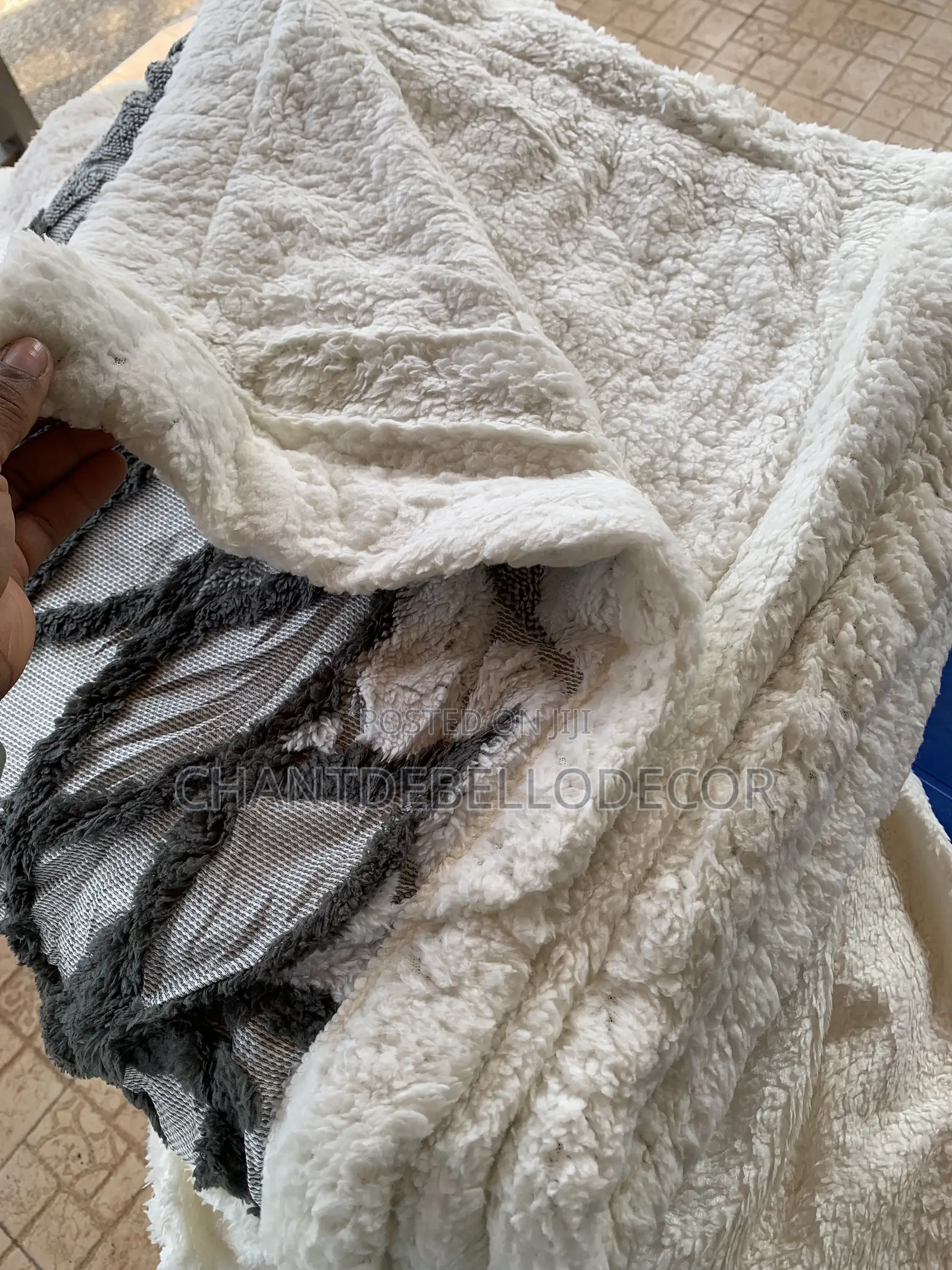 Fashionable Luxury Double-Layer Jacquard 450gsm Blanket 200x230cm