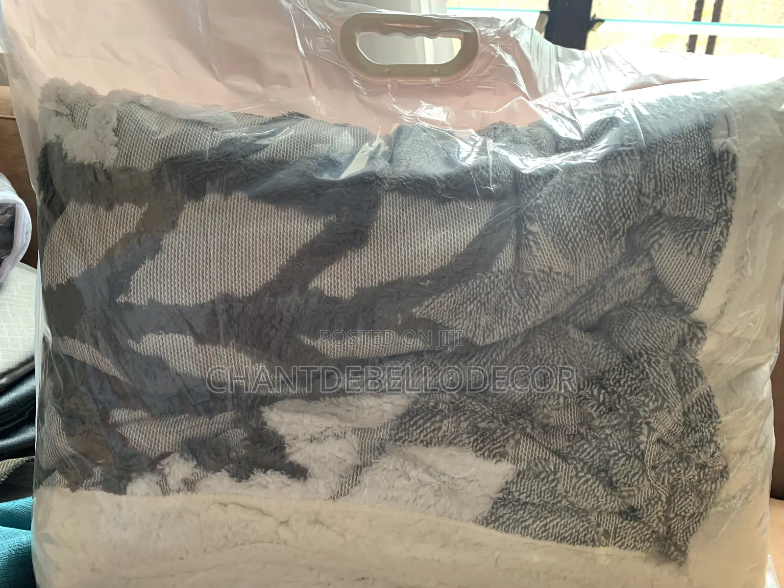 Fashionable Luxury Double-Layer Jacquard 450gsm Blanket 200x230cm