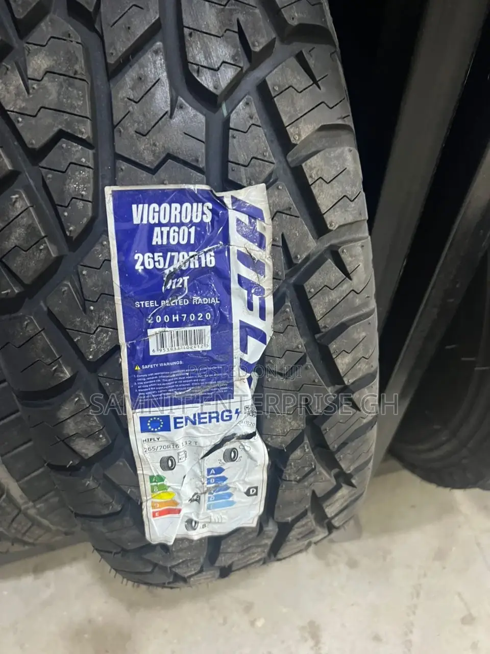 Get Your Quality Tires for Heavy Duty Trucks and Escalators