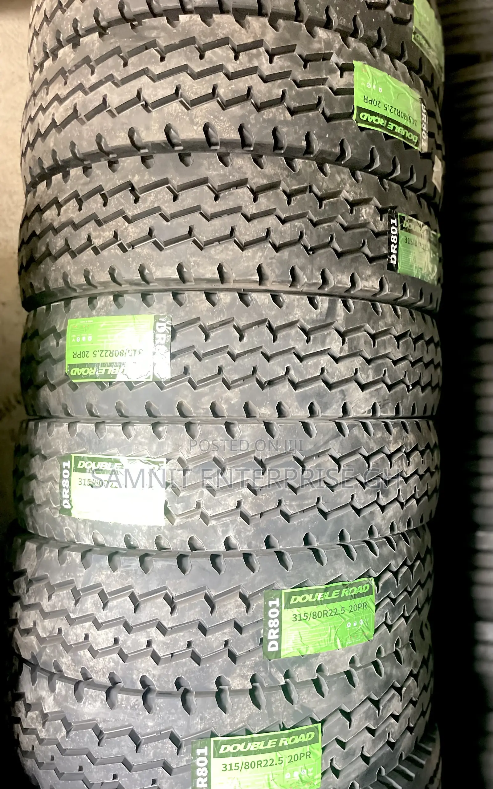 Get Your Quality Tires for Heavy Duty Trucks and Escalators