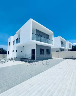 4bdrm House in Adjiringanor, Otano for sale