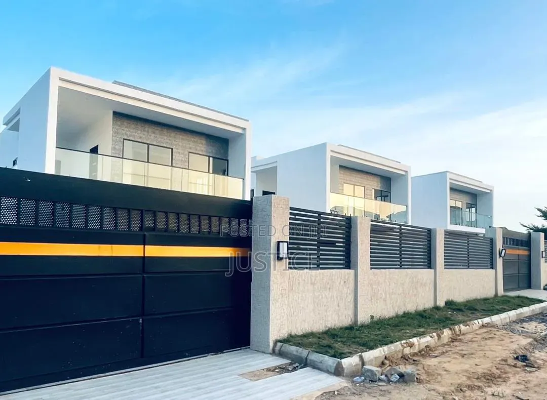 4bdrm House in Adjiringanor, Otano for sale