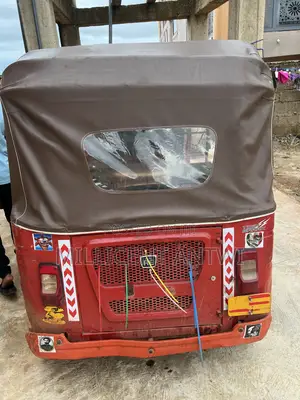 Bajaj RE 2024 Red