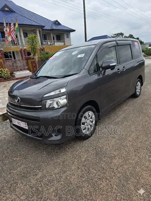 Toyota Voxy 2012 Beige