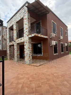 4bdrm House in Ashomang Estate for rent