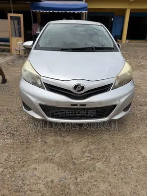 Toyota Vitz 1.3 AWD 5dr 2012 Silver