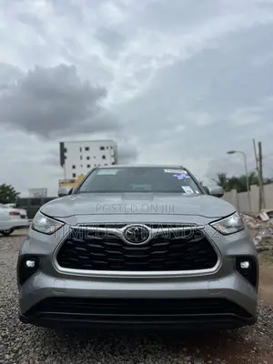 Toyota Highlander Limited 2021 Silver
