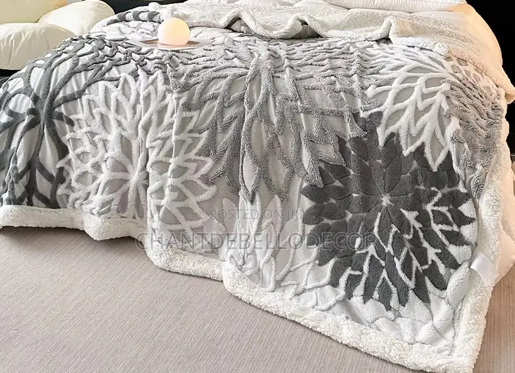 Fashionable Luxury Double-Layer Jacquard 450gsm Blanket 200x230cm